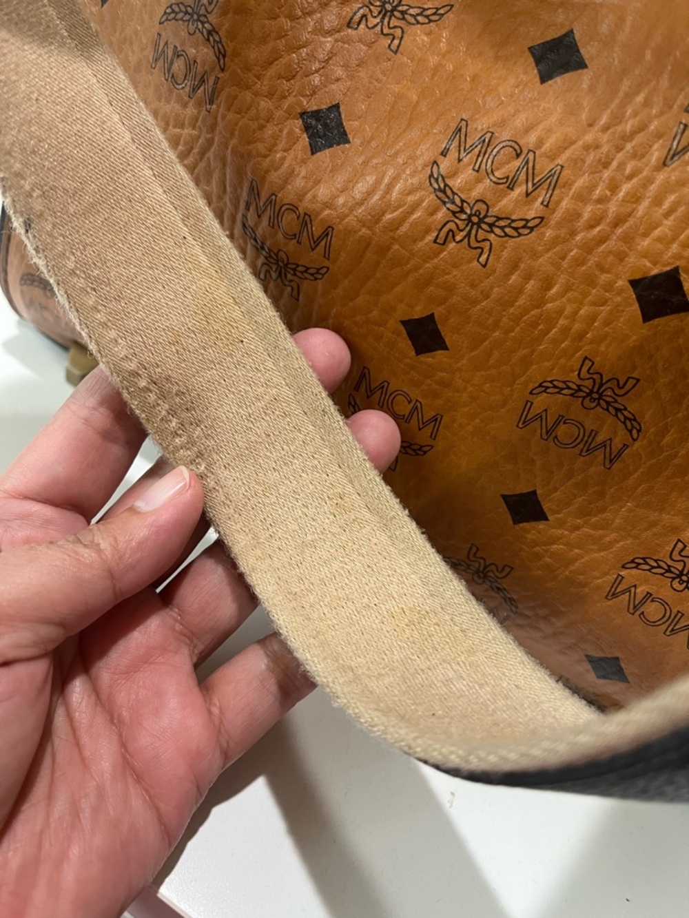 MCM COGNAC VISETOS TWO WAY BAG - Picture 8 of 14